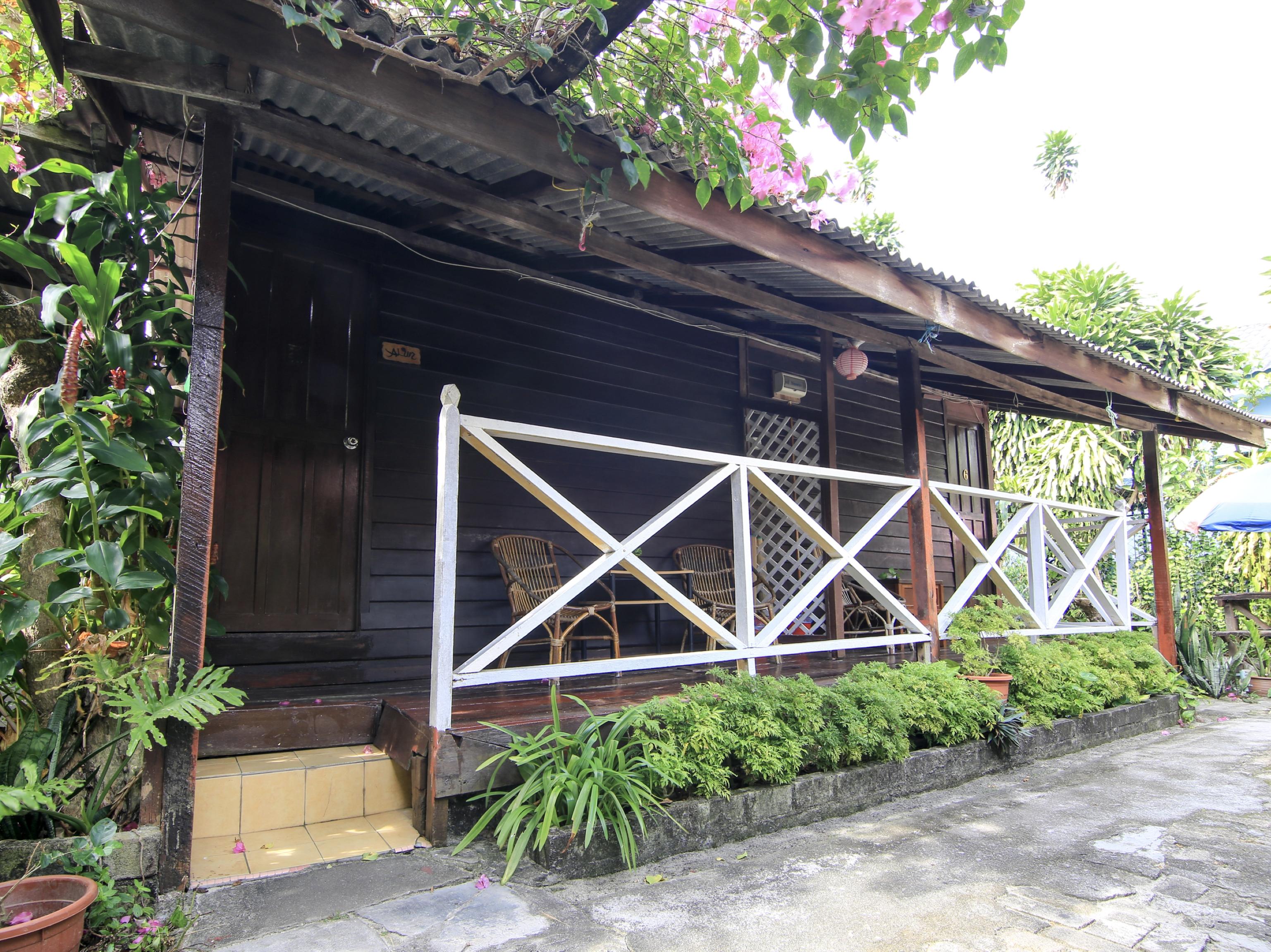 Ombak Inn Chalet Кампунг Телук Нипа Екстериор снимка
