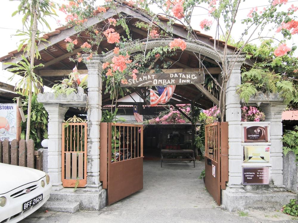 Ombak Inn Chalet Кампунг Телук Нипа Екстериор снимка