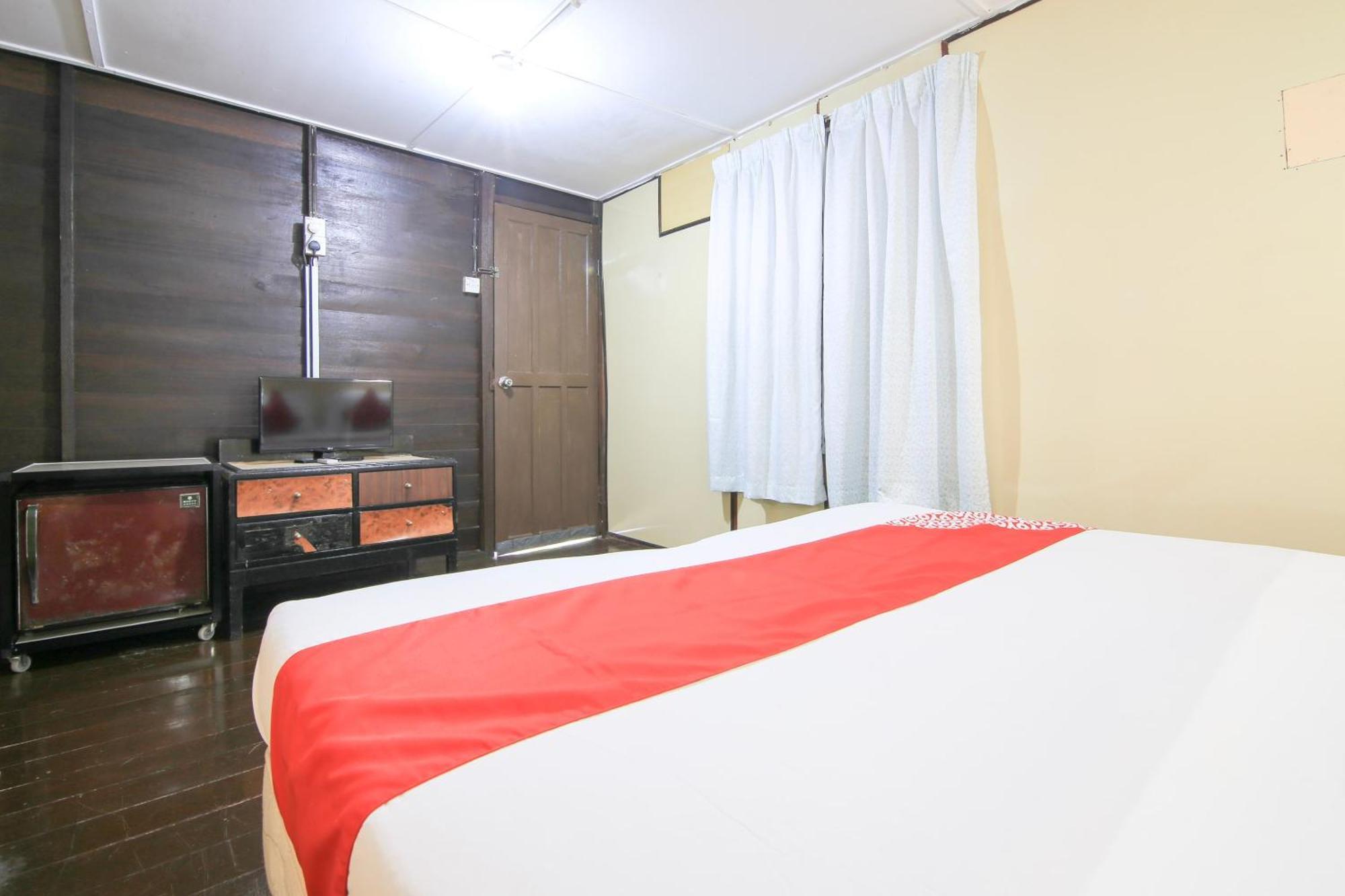 Ombak Inn Chalet Кампунг Телук Нипа Екстериор снимка