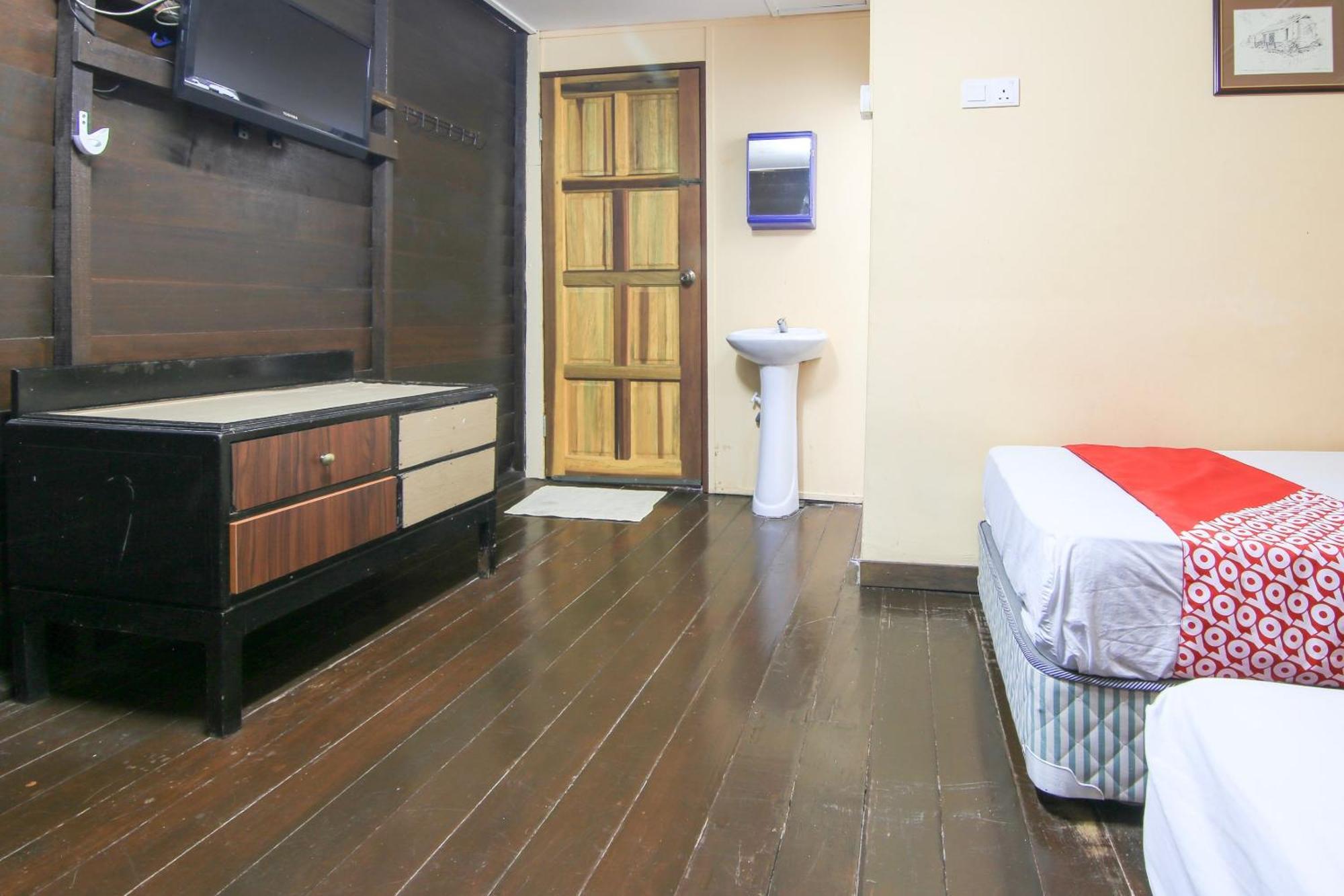 Ombak Inn Chalet Кампунг Телук Нипа Екстериор снимка