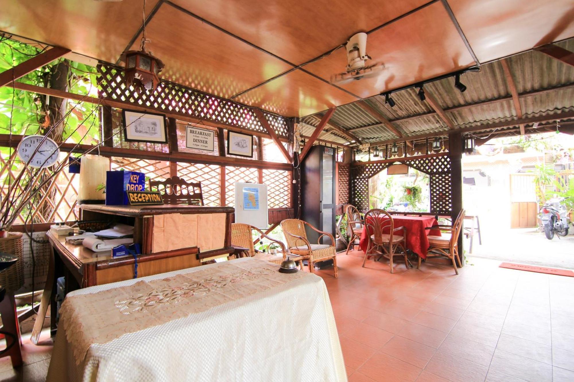 Ombak Inn Chalet Кампунг Телук Нипа Екстериор снимка