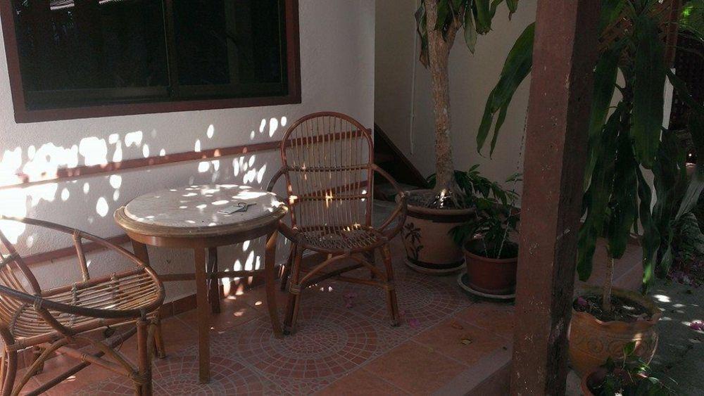 Ombak Inn Chalet Кампунг Телук Нипа Екстериор снимка