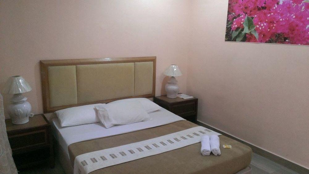 Ombak Inn Chalet Кампунг Телук Нипа Екстериор снимка